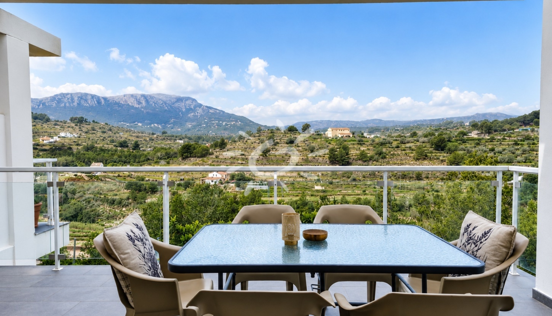 Liegenschaften - Stadthaeuser - Reihenhaeuser - Calpe / Calp - La Empedrola
