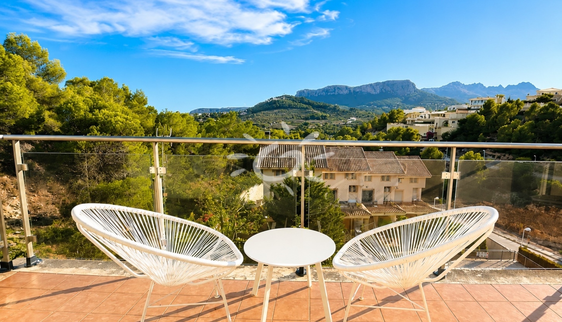 Liegenschaften - Stadthaeuser - Reihenhaeuser - Calpe - La Empedrola