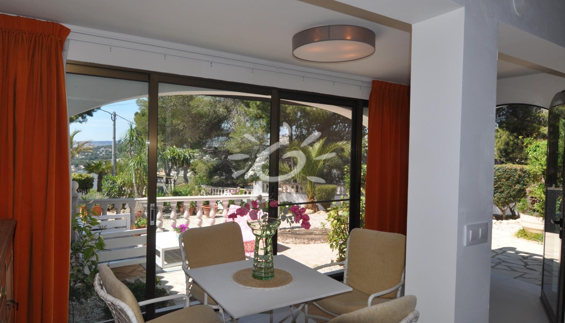 Liegenschaften - Stadthaeuser - Reihenhaeuser - Moraira - Paichi