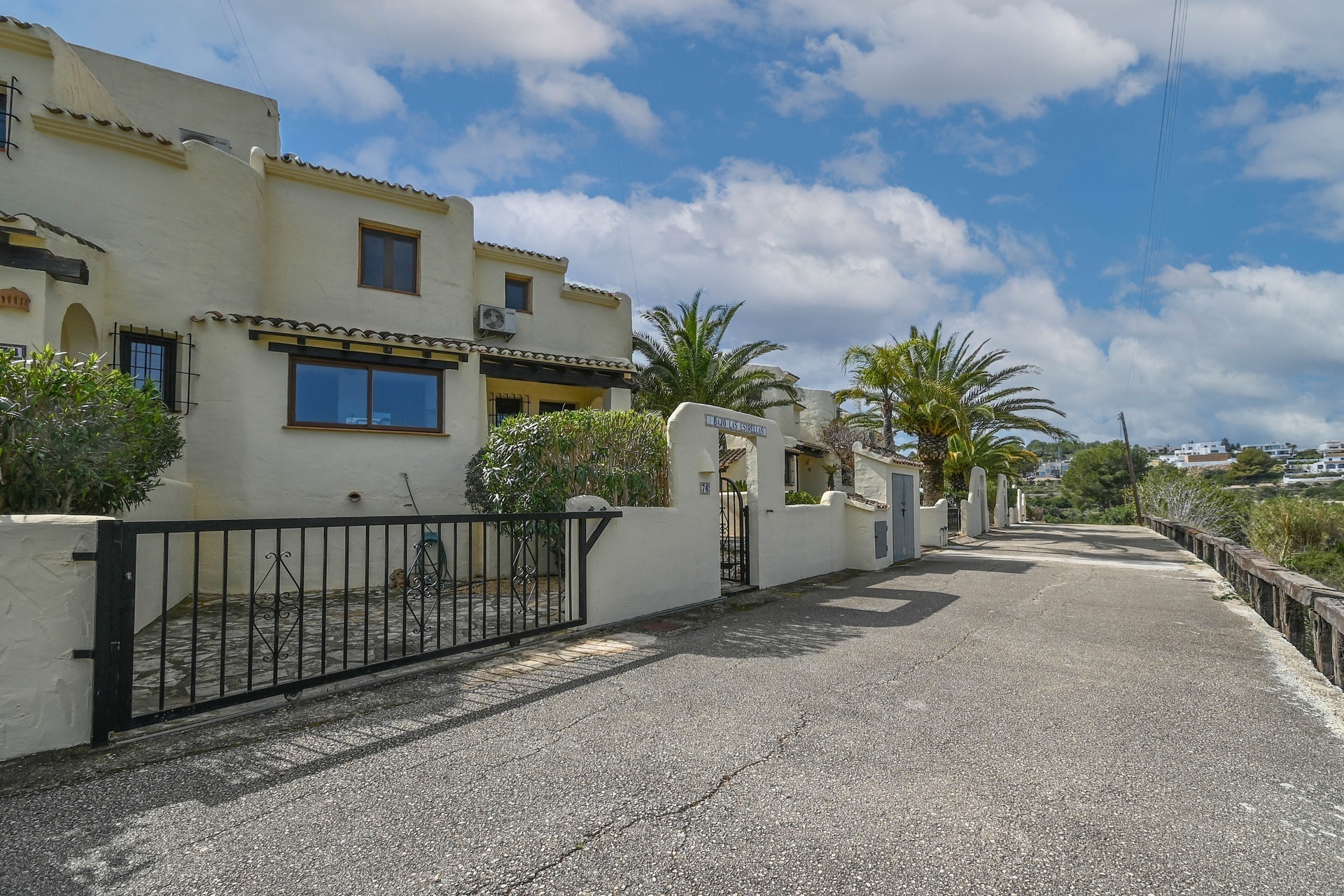 Liegenschaften - Stadthaeuser - Reihenhaeuser - Moraira