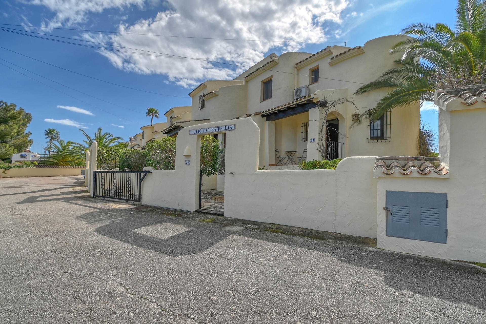 Liegenschaften - Stadthaeuser - Reihenhaeuser - Moraira