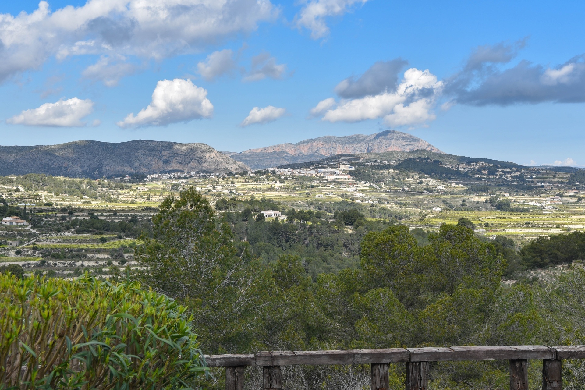 Liegenschaften - Stadthaeuser - Reihenhaeuser - Moraira