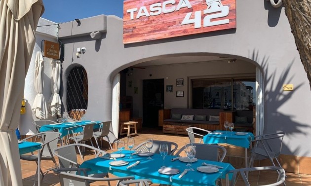 Local Comercial - Alquiler a largo plazo - Moraira - La Cometa