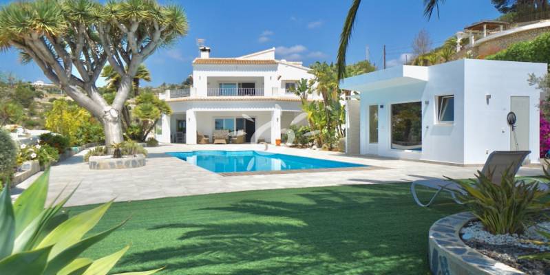 Villa with sea views for sale in Benissa
