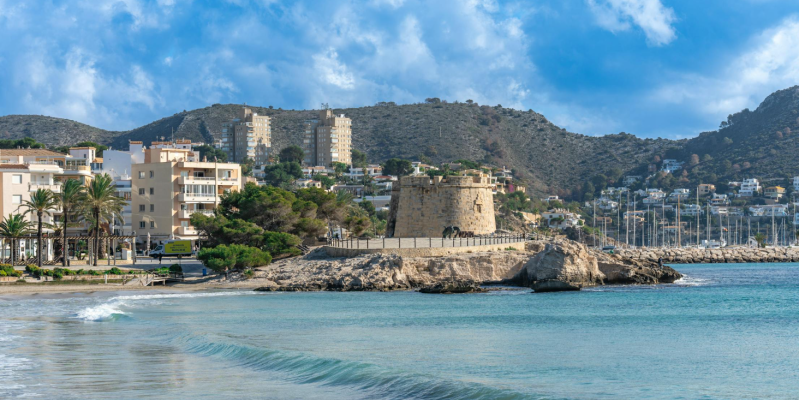 Do you want to buy a villa in Moraira? Discover the best beaches in this Mediterranean paradise
