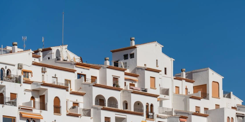 Why international buyers choose to buy property in Moraira