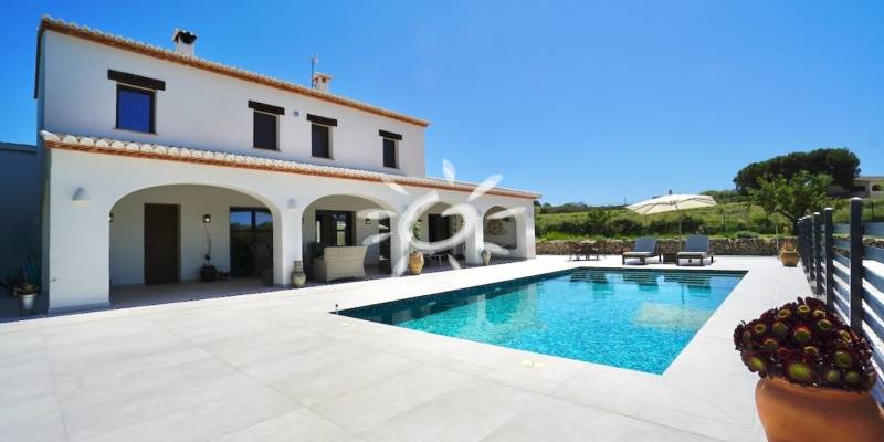 Villa de luxe à El Portet pour investir à Moraira