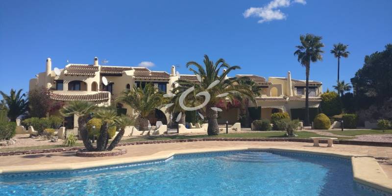 In our garden bungalows in Moraira, the sun and the sea breeze are part of your home