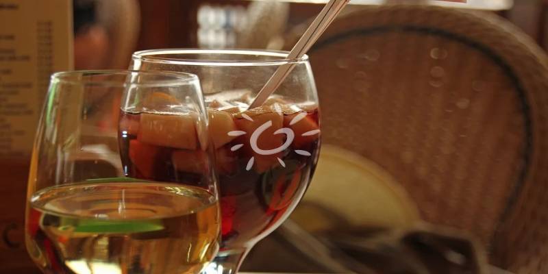 Tapas with friends? CASAS AMBIENTE shows you the main bars where you can enjoy typical tapas in Moraira