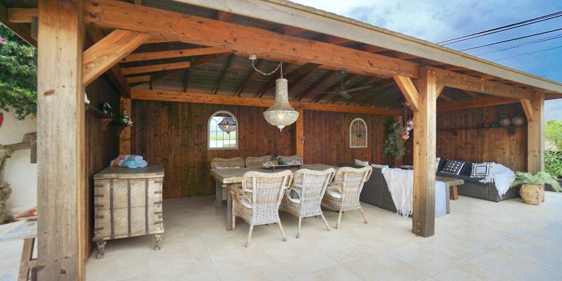 You will love the excellent location of this magnificent villa for sale in Benitachell