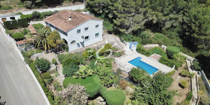Sorpréndete al comprobar las múltiples ventajas que te ofrece esta fabulosa villa en venta en El Portet Moraira