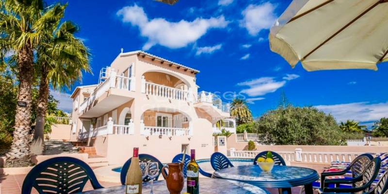 Enjoy this summer of Mediterranean sun and swimming in our villas for sale in Moraira