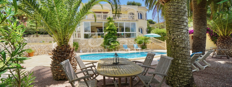 In this villa for sale in San Jaime you will find the oasis on the Costa Blanca that will allow you to disconnect from the hustle and bustle of life