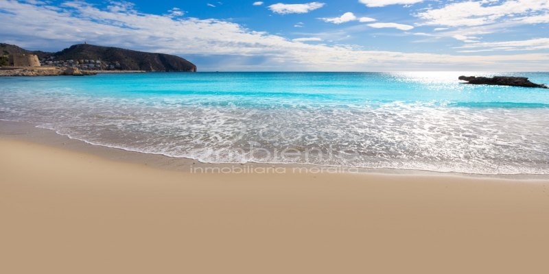 Ontdek de beste stranden in de buurt van je nieuwe villa in Moraira