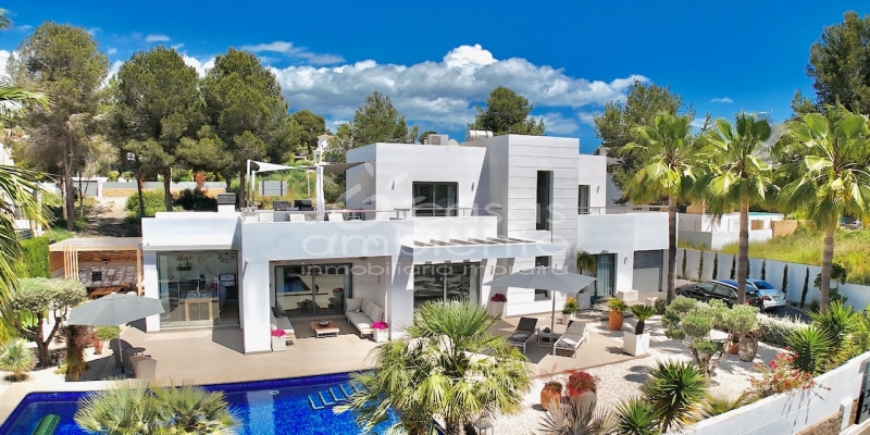 Hoe is het om in deze exclusieve villa te wonen die te koop staat in Sol Park Moraira?