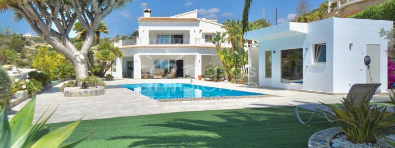 Villa with sea views for sale in Benissa