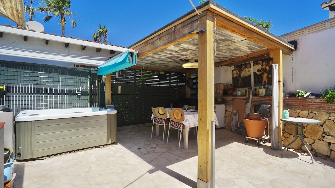 Villa en venta en Teulada zona Moraira