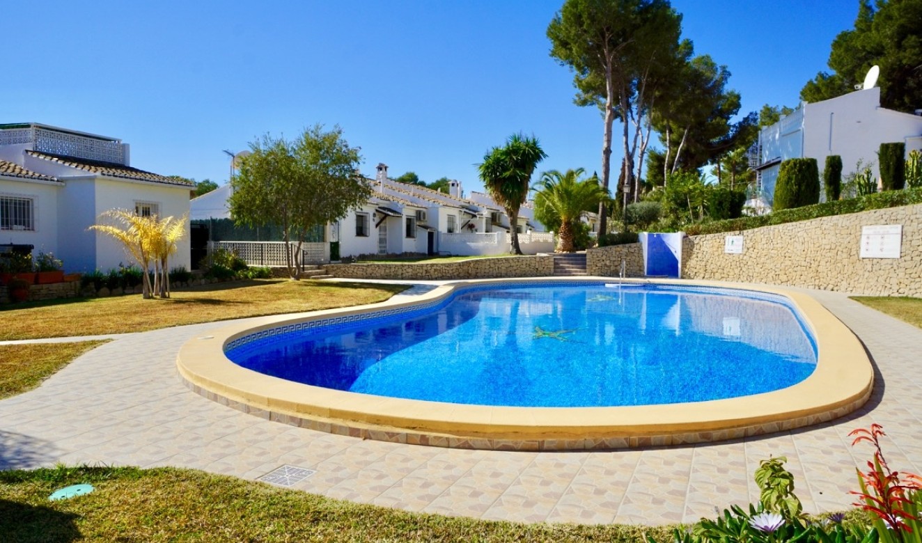 Liegenschaften - Stadthaeuser - Reihenhaeuser - Moraira - Pinar del Advocat