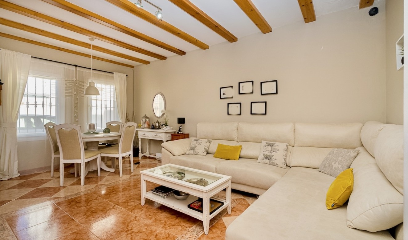 Liegenschaften - Stadthaeuser - Reihenhaeuser - Teulada - Teulada Zentrum