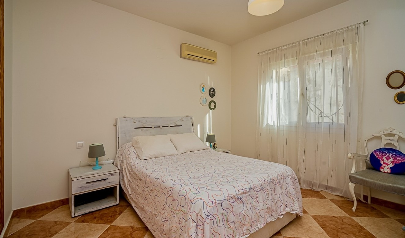 Liegenschaften - Stadthaeuser - Reihenhaeuser - Teulada - Teulada Zentrum