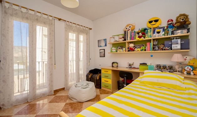 Liegenschaften - Stadthaeuser - Reihenhaeuser - Teulada - Teulada Zentrum