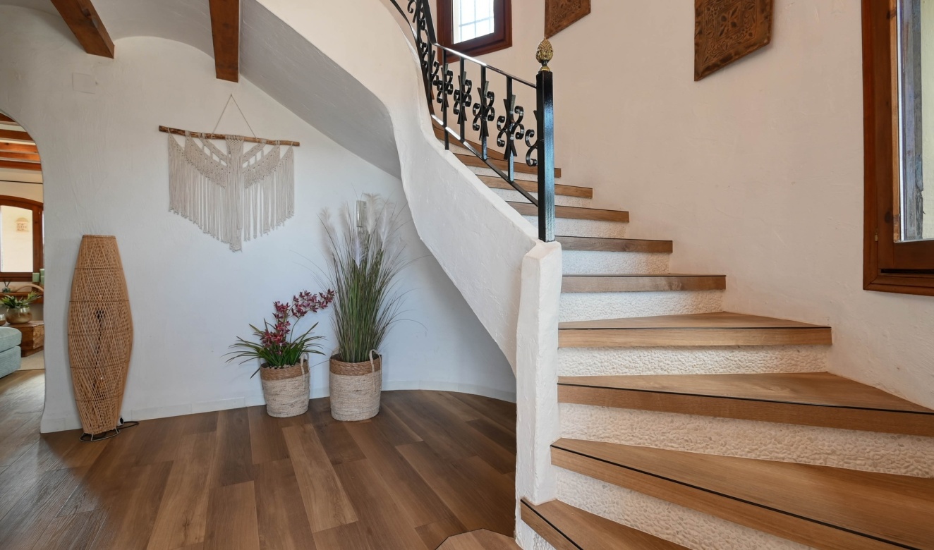 Liegenschaften - Stadthaeuser - Reihenhaeuser - Moraira