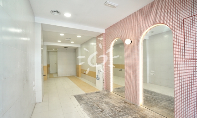 Reventas - Local Comercial - Moraira - Casco Urbano